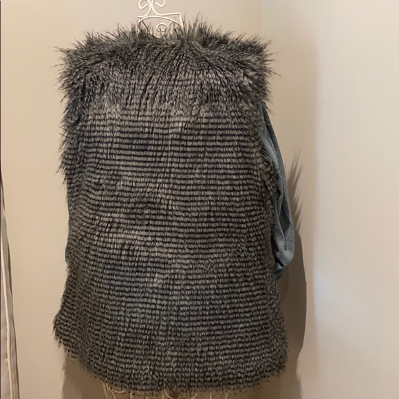 Via Spiga Faux Fur Vest - Picture 3 of 3